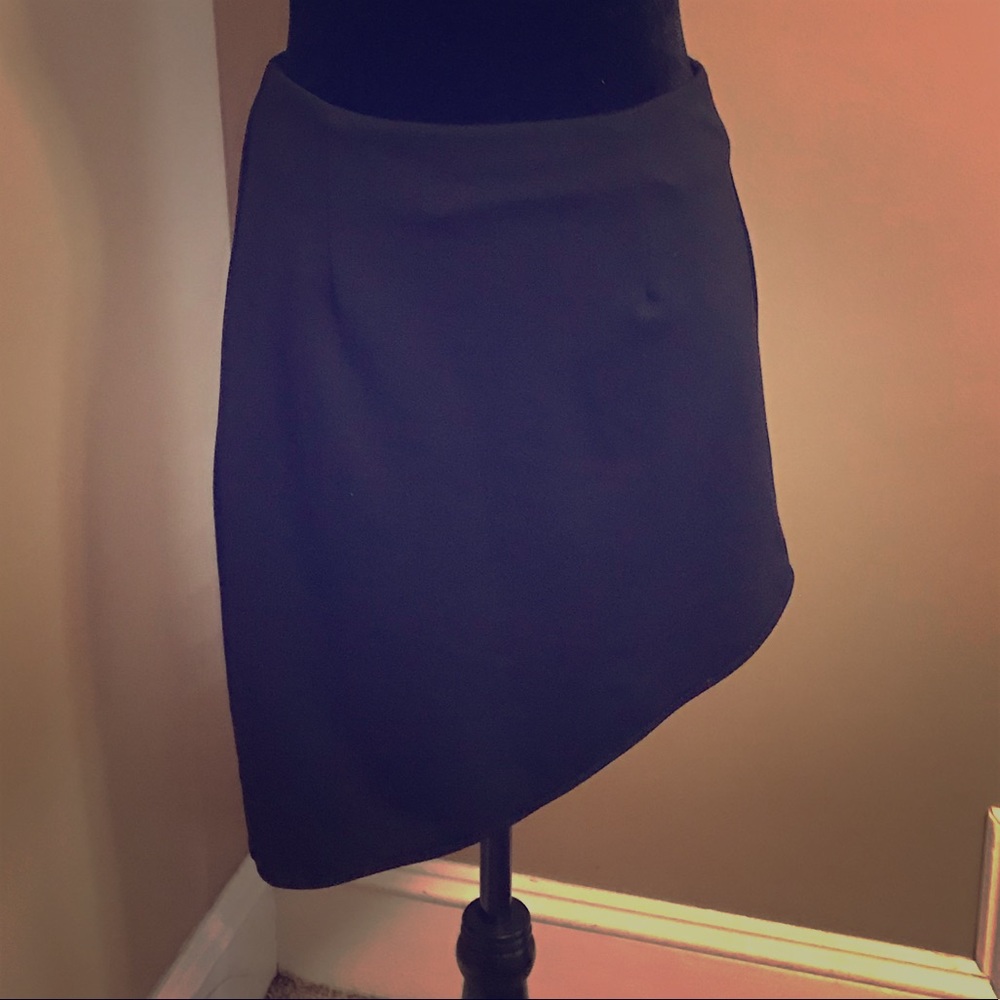 Robyne’s Dream Asymmetrical black skirt size 5